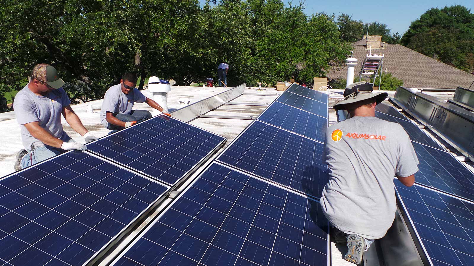 Installing-the-Solar-Panels