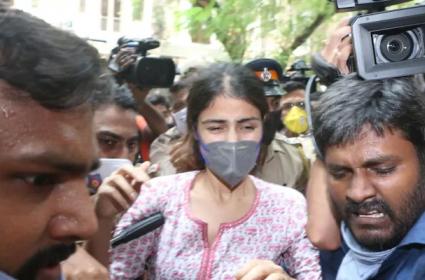 riya chakravarthi arrested, sushant singh rajput, rhea chakraborty news