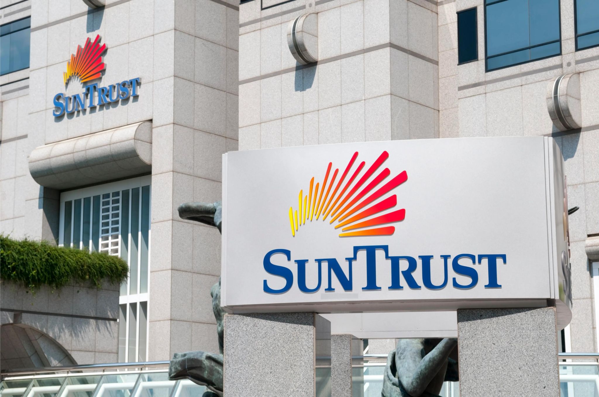 SunTrust Bank  The Robinson-Humphrey Company Trust Company of Georgia merger  Financings & Team A Pillar of Strength Sun Bank